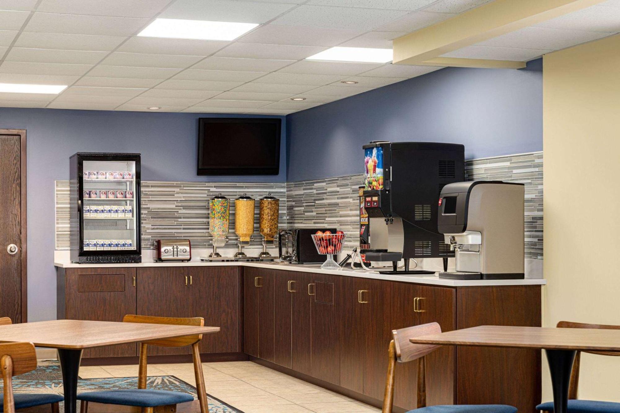 Days Inn By Wyndham Grand Island I-80 Doniphan Exterior foto