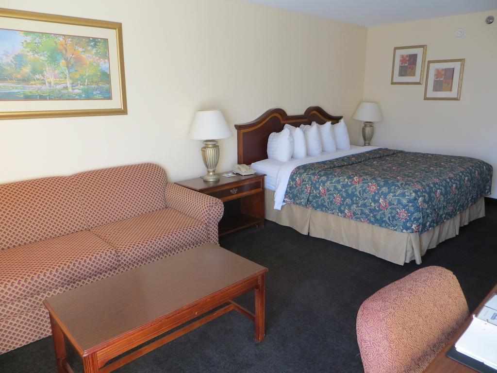 Days Inn By Wyndham Grand Island I-80 Doniphan Exterior foto