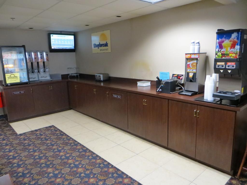 Days Inn By Wyndham Grand Island I-80 Doniphan Exterior foto